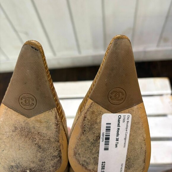 Chanel Vintage Suede Heels - Size 38 - Picture 14 of 14